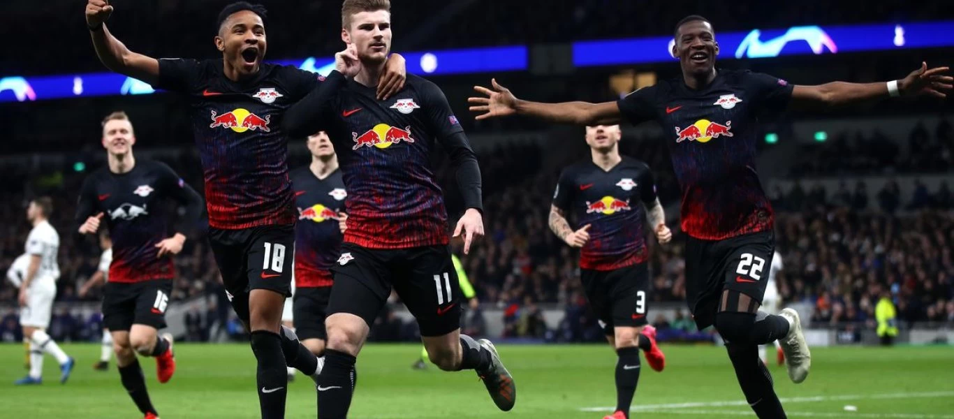 Απίστευτη γκάφα: Έχασαν τις φανέλες σε αγώνα Champions League - Δείτε πως έπαιξαν (φώτο)